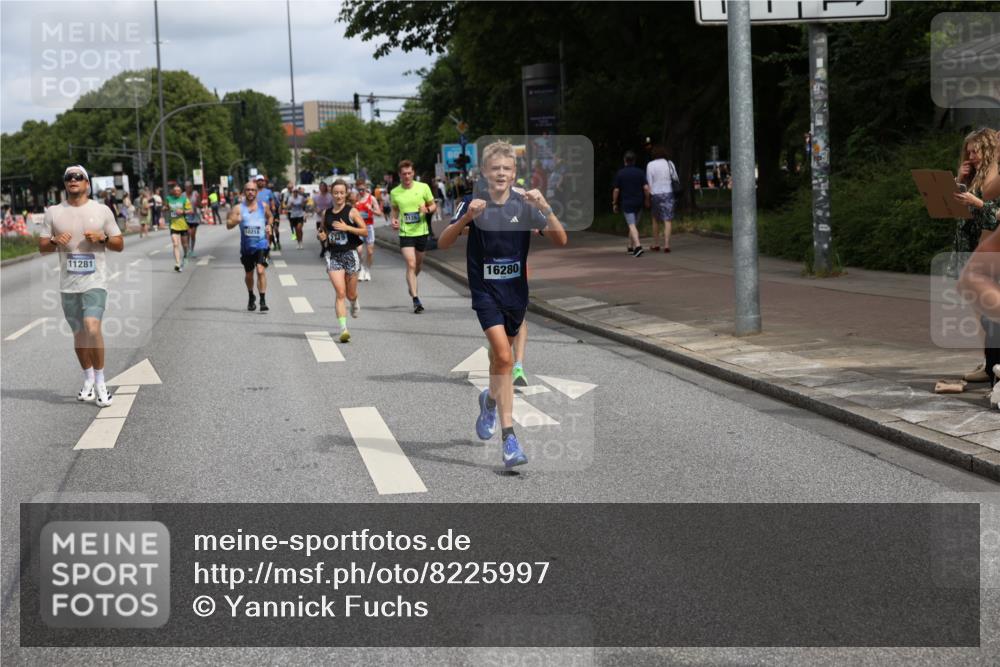 29.06.2025 - hella hamburg halbmarathon Yannick Fuchs http://msf.ph/oto/8225997 29.06.2025 10:33:24 20KM 1164, 2262, 2719, 2980, 3014, 3136, 3431, 4359, 5091, 5248, 6682, 6684, 7110, 8450, 8958, 9403, 10218, 11055, 11281, 11282, 11379, 11447, 12137, 13137, 13755, 13800, 14093, 14905, 15257, 15372, 15561, 15965, 16280, 17154, 17646, 17722, 18188, 18761, 19004, 19151 meine-sportfotos.de