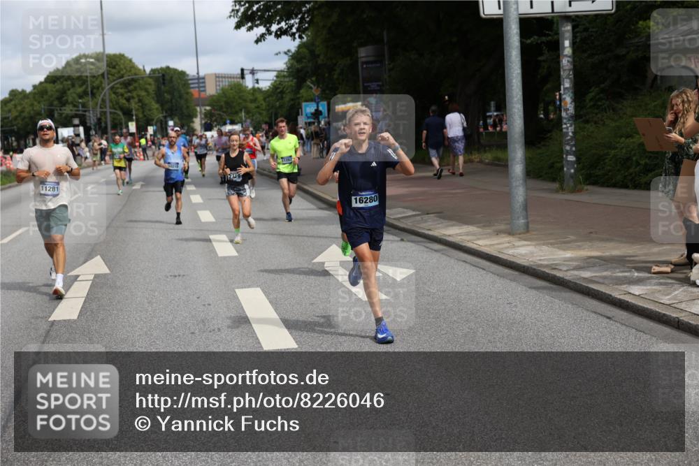 29.06.2025 - hella hamburg halbmarathon Yannick Fuchs http://msf.ph/oto/8226046 29.06.2025 10:33:24 20KM 1164, 2262, 2719, 2980, 3014, 3136, 3431, 4359, 5091, 5248, 6682, 6684, 7110, 8450, 8958, 9403, 10218, 11055, 11281, 11282, 11379, 11447, 12137, 13137, 13755, 13800, 14093, 14905, 15257, 15372, 15561, 15965, 16280, 17154, 17646, 17722, 18188, 18761, 19004, 19151 meine-sportfotos.de
