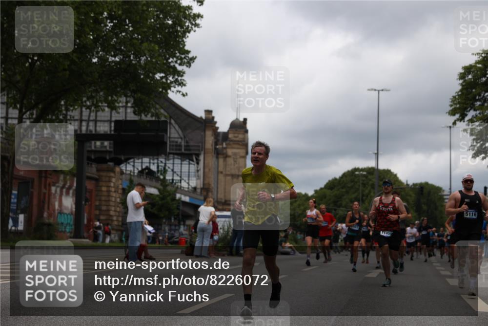 29.06.2025 - hella hamburg halbmarathon Yannick Fuchs http://msf.ph/oto/8226072 29.06.2025 10:46:32 20KM 1098, 1257, 1657, 2111, 2444, 2814, 3258, 3715, 3952, 4121, 4557, 4558, 4837, 5116, 5169, 5194, 5378, 5399, 6164, 6561, 6562, 7130, 7178, 7312, 7475, 7896, 8139, 8172, 8316, 8720, 8977, 9093, 9145, 9876, 10811, 11459, 12135, 12519, 13211, 13301, 13327, 14198, 14286, 14791, 15001, 15144, 15275, 15427, 15446, 15506, 15690, 16320, 16929, 17130, 17198, 17773, 18331 meine-sportfotos.de