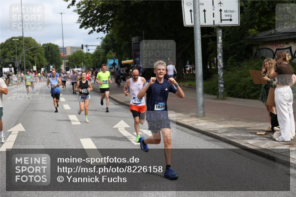 29.06.2025 - hella hamburg halbmarathon Yannick Fuchs http://msf.ph/oto/8226158 29.06.2025 10:33:25 20KM 1164, 2262, 2719, 2980, 3014, 3136, 3431, 4359, 5091, 5248, 6682, 6684, 8450, 8958, 9403, 10218, 11055, 11281, 11282, 11379, 11447, 12137, 13137, 13800, 14093, 14905, 15257, 15372, 15561, 15873, 15965, 16280, 17154, 17646, 17722, 18188, 18761, 19004, 19151 meine-sportfotos.de
