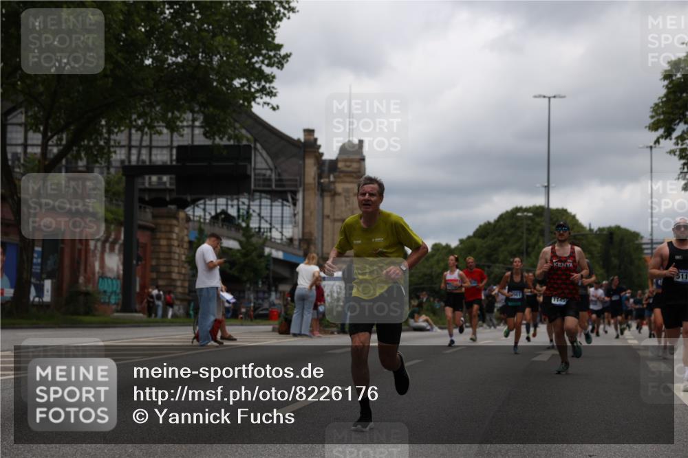 29.06.2025 - hella hamburg halbmarathon Yannick Fuchs http://msf.ph/oto/8226176 29.06.2025 10:46:32 20KM 1098, 1257, 1657, 2111, 2444, 2814, 3258, 3715, 3952, 4121, 4557, 4558, 4837, 5116, 5169, 5194, 5378, 5399, 6164, 6561, 6562, 7130, 7178, 7312, 7475, 7896, 8139, 8172, 8316, 8720, 8977, 9093, 9145, 9876, 10811, 11459, 12135, 12519, 13211, 13301, 13327, 14198, 14286, 14791, 15001, 15144, 15275, 15427, 15446, 15506, 15690, 16320, 16929, 17130, 17198, 17773, 18331 meine-sportfotos.de