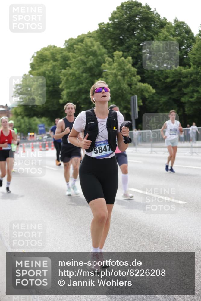 29.06.2025 - hella hamburg halbmarathon Jannik Wohlers http://msf.ph/oto/8226208 29.06.2025 10:27:39 Lombardsbrücke 1148, 5369, 5847, 6632, 7497, 8215, 9567, 11692, 11739, 12780, 12823, 12842, 13568, 13678, 13860, 14155, 15123, 15607, 15608, 16569, 16804, 18256 meine-sportfotos.de