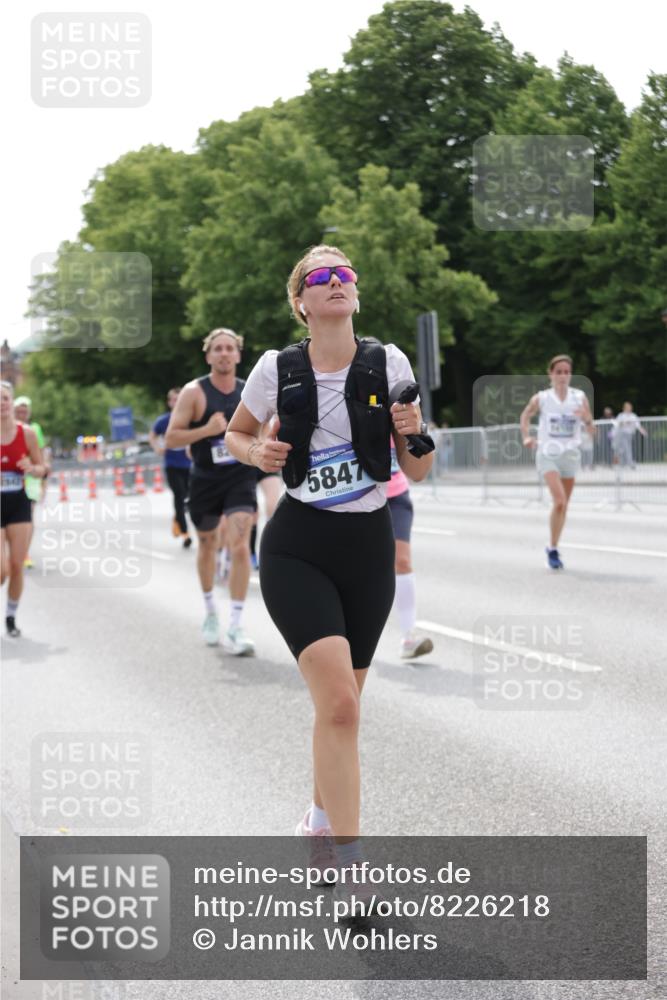29.06.2025 - hella hamburg halbmarathon Jannik Wohlers http://msf.ph/oto/8226218 29.06.2025 10:27:39 Lombardsbrücke 1148, 5369, 5847, 6632, 7497, 8215, 9567, 11692, 11739, 12780, 12823, 12842, 13568, 13678, 13860, 14155, 15123, 15607, 15608, 16569, 16804, 18256 meine-sportfotos.de