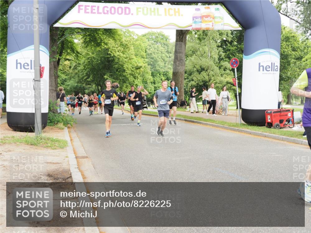 29.06.2025 - hella hamburg halbmarathon MichiJ http://msf.ph/oto/8226225 29.06.2025 10:49:10 Zwischen KM18-KM19 5763, 8176, 8624, 17955, 18581 meine-sportfotos.de