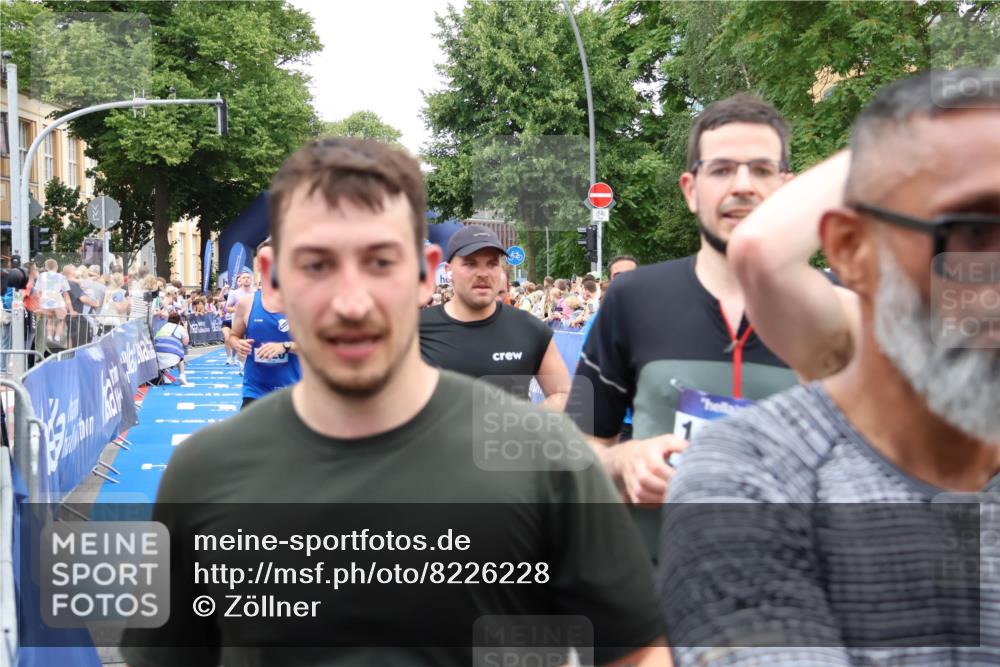29.06.2025 - hella hamburg halbmarathon Zöllner http://msf.ph/oto/8226228 29.06.2025 10:53:00 Ziel 1257, 1258, 2099, 4557, 4558, 4770, 5907, 7509, 8139, 8720, 8955, 10724, 12367, 12519, 12910, 14791, 15430, 18590, 18720 meine-sportfotos.de