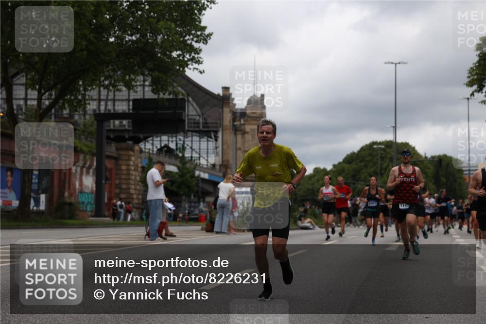 29.06.2025 - hella hamburg halbmarathon Yannick Fuchs http://msf.ph/oto/8226231 29.06.2025 10:46:32 20KM 1098, 1257, 1657, 2111, 2444, 2814, 3258, 3715, 3952, 4121, 4557, 4558, 4837, 5116, 5169, 5194, 5378, 5399, 6164, 6561, 6562, 7130, 7178, 7312, 7475, 7896, 8139, 8172, 8316, 8720, 8977, 9093, 9145, 9876, 10811, 11459, 12135, 12519, 13211, 13301, 13327, 14198, 14286, 14791, 15001, 15144, 15275, 15427, 15446, 15506, 15690, 16320, 16929, 17130, 17198, 17773, 18331 meine-sportfotos.de