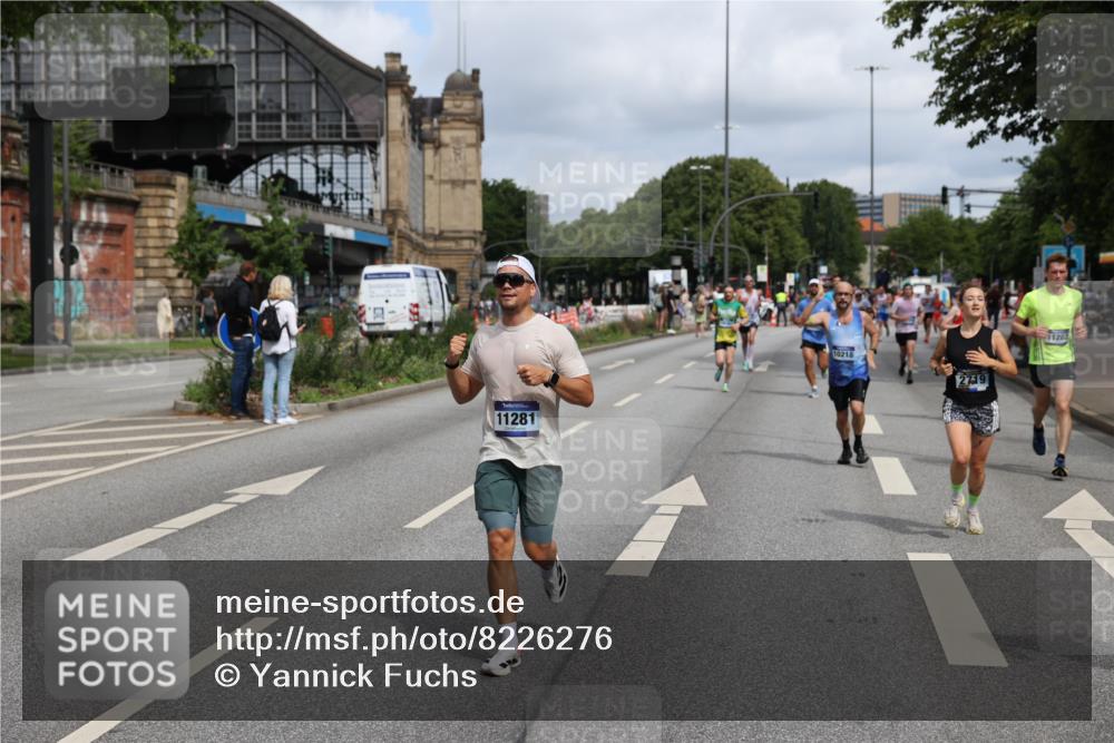 29.06.2025 - hella hamburg halbmarathon Yannick Fuchs http://msf.ph/oto/8226276 29.06.2025 10:33:25 20KM 1164, 2262, 2719, 2980, 3014, 3136, 3431, 4359, 5091, 5248, 6682, 6684, 8450, 8958, 9403, 10218, 11055, 11281, 11282, 11379, 11447, 12137, 13137, 13800, 14093, 14905, 15257, 15372, 15561, 15873, 15965, 16280, 17154, 17646, 17722, 18188, 18761, 19004, 19151 meine-sportfotos.de