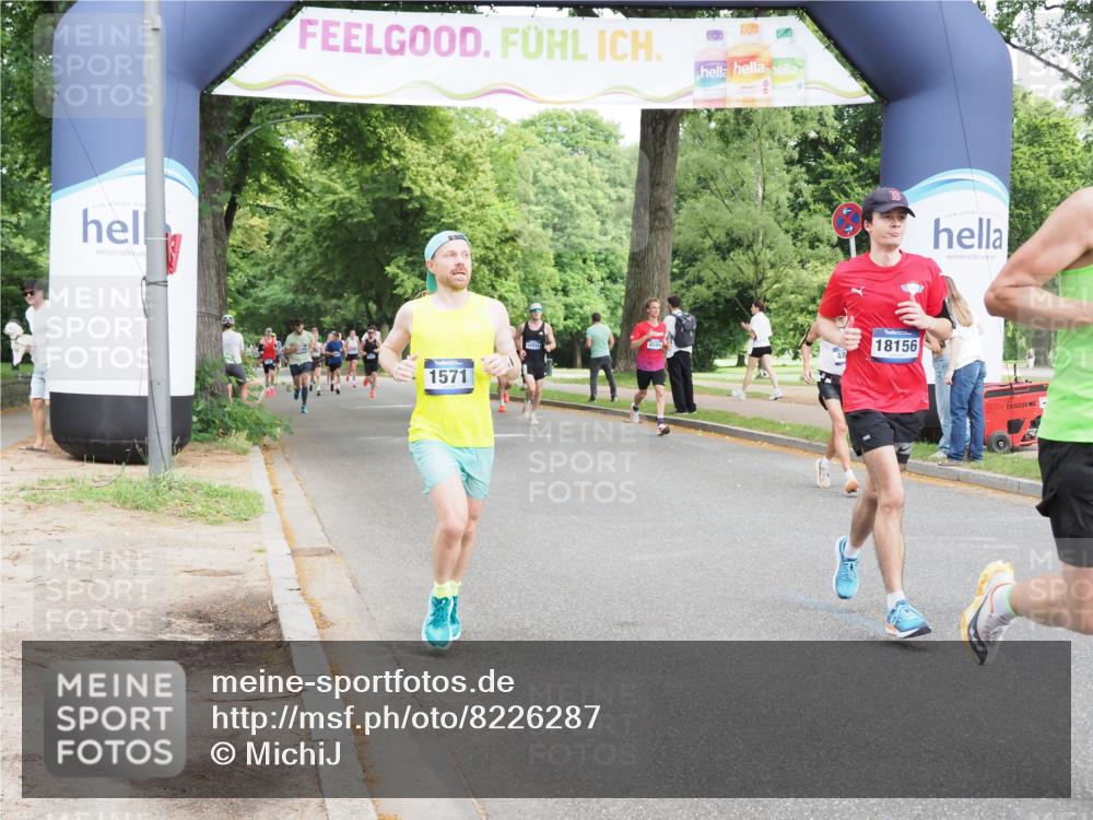 29.06.2025 - hella hamburg halbmarathon MichiJ http://msf.ph/oto/8226287 29.06.2025 10:25:33 Zwischen KM18-KM19 1411, 1571, 4860, 5315, 5961, 8362, 12051, 13972, 17078, 18156, 18357, 18986 meine-sportfotos.de
