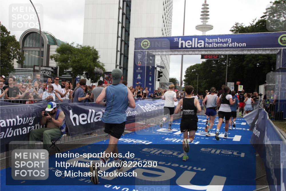 29.06.2025 - hella hamburg halbmarathon Michael Strokosch http://msf.ph/oto/8226290 29.06.2025 10:50:50 Ziel 2234, 2788, 5115, 6712, 7134, 7952, 8657, 10750, 11356, 13701, 15426, 15720, 17129, 17908, 18182, 18229, 18370, 18820 meine-sportfotos.de