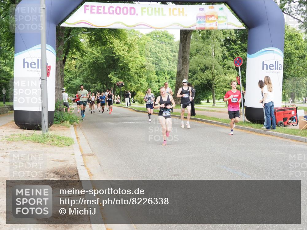 29.06.2025 - hella hamburg halbmarathon MichiJ http://msf.ph/oto/8226338 29.06.2025 10:25:35 Zwischen KM18-KM19 1411, 1571, 4860, 5315, 8084, 8362, 13972, 14075, 17078, 18156, 18986 meine-sportfotos.de