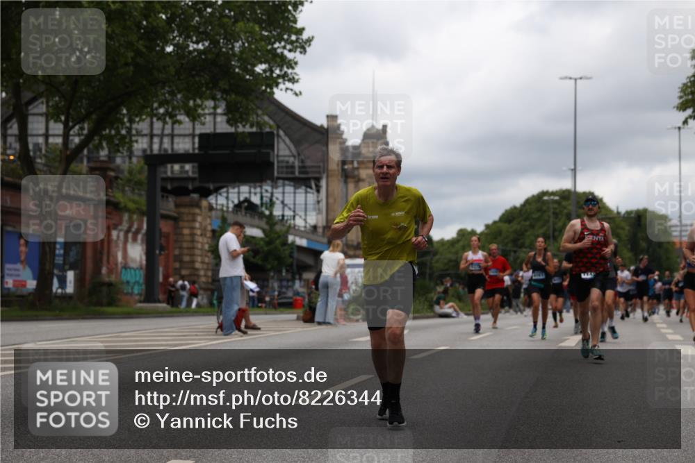 29.06.2025 - hella hamburg halbmarathon Yannick Fuchs http://msf.ph/oto/8226344 29.06.2025 10:46:32 20KM 1098, 1257, 1657, 2111, 2444, 2814, 3258, 3715, 3952, 4121, 4557, 4558, 4837, 5116, 5169, 5194, 5378, 5399, 6164, 6561, 6562, 7130, 7178, 7312, 7475, 7896, 8139, 8172, 8316, 8720, 8977, 9093, 9145, 9876, 10811, 11459, 12135, 12519, 13211, 13301, 13327, 14198, 14286, 14791, 15001, 15144, 15275, 15427, 15446, 15506, 15690, 16320, 16929, 17130, 17198, 17773, 18331 meine-sportfotos.de