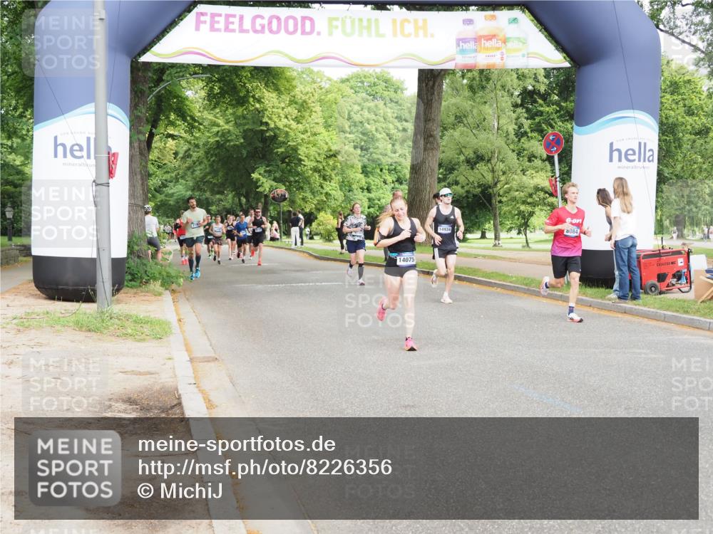 29.06.2025 - hella hamburg halbmarathon MichiJ http://msf.ph/oto/8226356 29.06.2025 10:25:35 Zwischen KM18-KM19 1411, 1571, 4860, 5315, 8084, 8362, 13972, 14075, 17078, 18156, 18986 meine-sportfotos.de