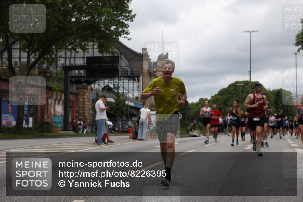 29.06.2025 - hella hamburg halbmarathon Yannick Fuchs http://msf.ph/oto/8226395 29.06.2025 10:46:32 20KM 1098, 1257, 1657, 2111, 2444, 2814, 3258, 3715, 3952, 4121, 4557, 4558, 4837, 5116, 5169, 5194, 5378, 5399, 6164, 6561, 6562, 7130, 7178, 7312, 7475, 7896, 8139, 8172, 8316, 8720, 8977, 9093, 9145, 9876, 10811, 11459, 12135, 12519, 13211, 13301, 13327, 14198, 14286, 14791, 15001, 15144, 15275, 15427, 15446, 15506, 15690, 16320, 16929, 17130, 17198, 17773, 18331 meine-sportfotos.de