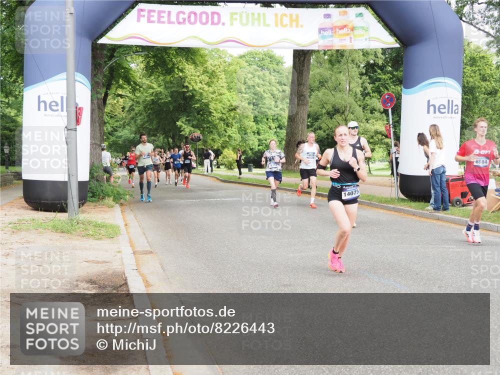 29.06.2025 - hella hamburg halbmarathon MichiJ http://msf.ph/oto/8226443 29.06.2025 10:25:36 Zwischen KM18-KM19 1411, 1571, 4860, 8084, 8362, 14075, 17078, 18156, 18733, 18986 meine-sportfotos.de