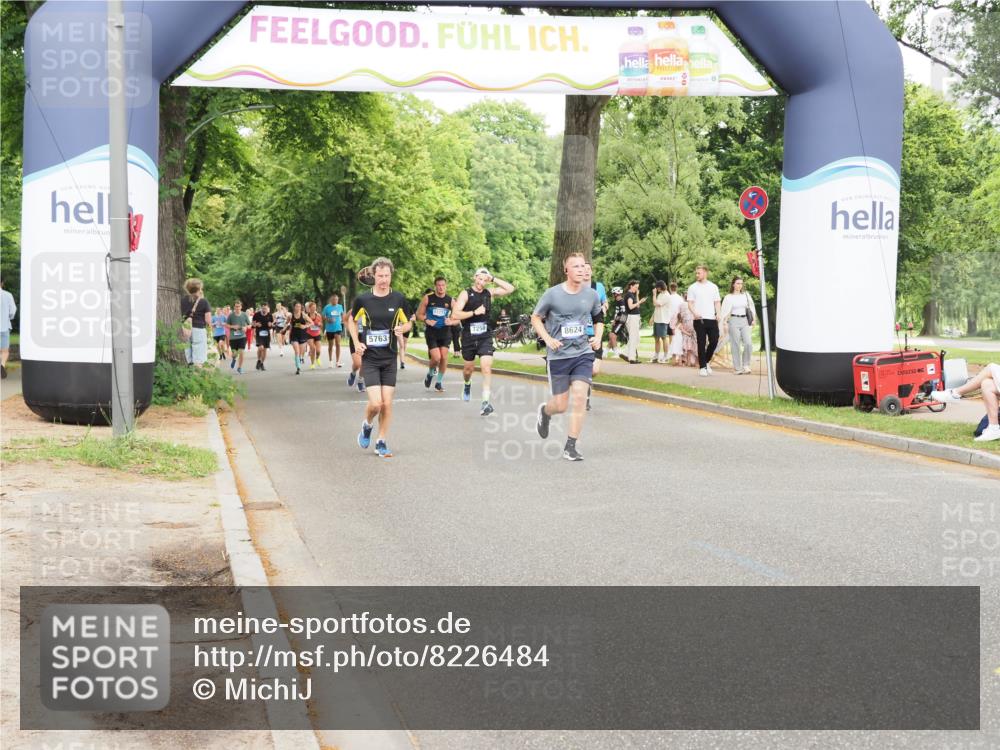 29.06.2025 - hella hamburg halbmarathon MichiJ http://msf.ph/oto/8226484 29.06.2025 10:49:11 Zwischen KM18-KM19 5763, 7250, 8176, 8624, 17955, 18581 meine-sportfotos.de