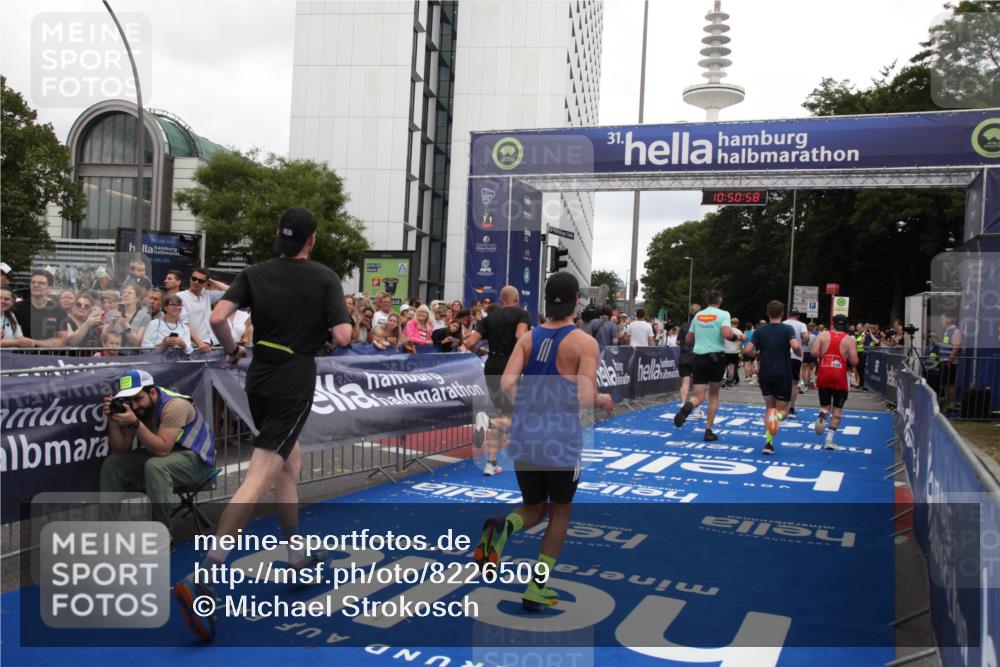 29.06.2025 - hella hamburg halbmarathon Michael Strokosch http://msf.ph/oto/8226509 29.06.2025 10:50:57 Ziel 1466, 3654, 3947, 4839, 5018, 7052, 7369, 8205, 8572, 10750, 11551, 13687, 15362, 15395, 15643, 18182 meine-sportfotos.de
