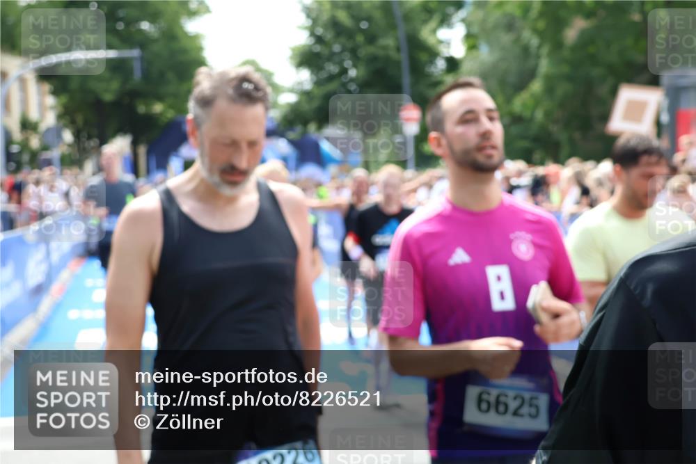 29.06.2025 - hella hamburg halbmarathon Zöllner http://msf.ph/oto/8226521 29.06.2025 11:28:59 Ziel 2914, 2919, 3613, 4561, 4817, 6307, 6710, 6820, 7387, 8787, 9108, 10586, 15466, 16769, 17199, 17438, 18371, 19233 meine-sportfotos.de