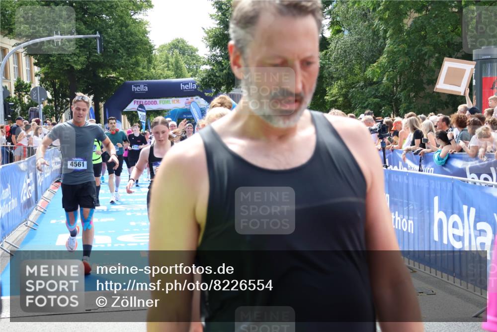 29.06.2025 - hella hamburg halbmarathon Zöllner http://msf.ph/oto/8226554 29.06.2025 11:29:00 Ziel 2914, 2919, 3613, 4561, 4817, 6307, 6710, 6820, 7387, 8787, 9108, 10198, 10586, 15466, 17199, 17438, 18371, 19233 meine-sportfotos.de