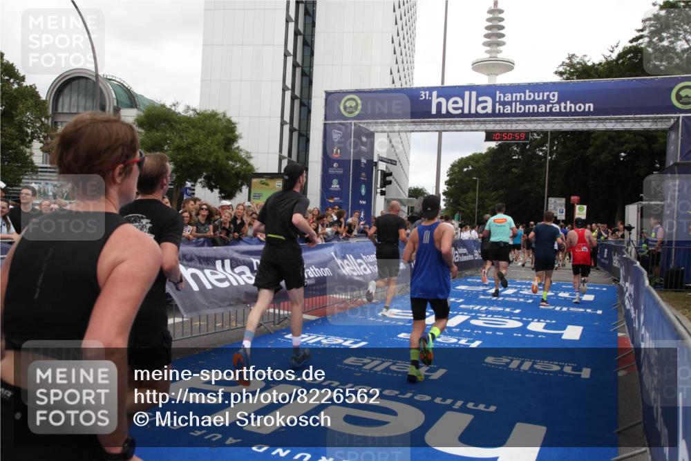 29.06.2025 - hella hamburg halbmarathon Michael Strokosch http://msf.ph/oto/8226562 29.06.2025 10:50:57 Ziel 1466, 3654, 3947, 4839, 5018, 7052, 7369, 8205, 8572, 10750, 11551, 13687, 15362, 15395, 15643, 18182 meine-sportfotos.de
