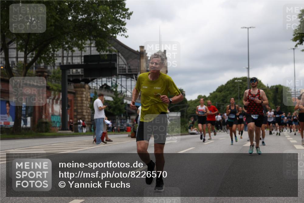 29.06.2025 - hella hamburg halbmarathon Yannick Fuchs http://msf.ph/oto/8226570 29.06.2025 10:46:32 20KM 1098, 1257, 1657, 2111, 2444, 2814, 3258, 3715, 3952, 4121, 4557, 4558, 4837, 5116, 5169, 5194, 5378, 5399, 6164, 6561, 6562, 7130, 7178, 7312, 7475, 7896, 8139, 8172, 8316, 8720, 8977, 9093, 9145, 9876, 10811, 11459, 12135, 12519, 13211, 13301, 13327, 14198, 14286, 14791, 15001, 15144, 15275, 15427, 15446, 15506, 15690, 16320, 16929, 17130, 17198, 17773, 18331 meine-sportfotos.de
