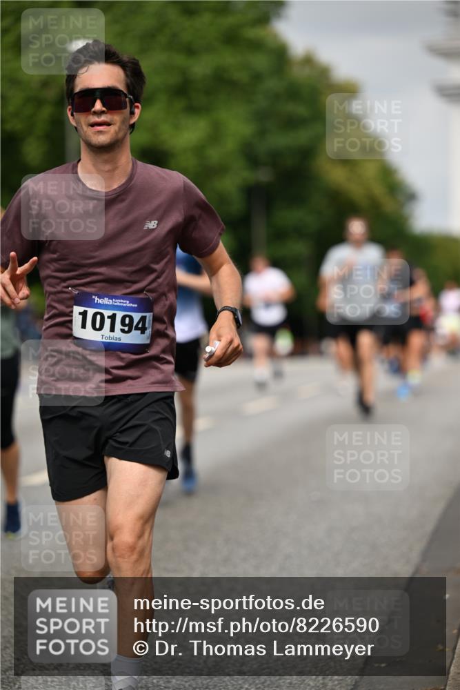 29.06.2025 - hella hamburg halbmarathon Dr. Thomas Lammeyer http://msf.ph/oto/8226590 29.06.2025 10:13:12 Kennedybrücke 1823, 2427, 3762, 4592, 4859, 7081, 9297, 9306, 9951, 9958, 10035, 10092, 10194, 10609 meine-sportfotos.de