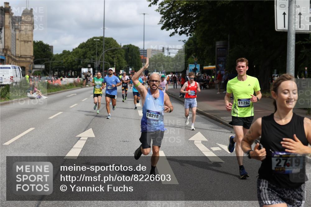 29.06.2025 - hella hamburg halbmarathon Yannick Fuchs http://msf.ph/oto/8226603 29.06.2025 10:33:27 20KM 1164, 2262, 2719, 2980, 3014, 3136, 3431, 4359, 5248, 6682, 6684, 8450, 8958, 9403, 10218, 11055, 11281, 11282, 11379, 11447, 12137, 12772, 13137, 13800, 14093, 14905, 15257, 15372, 15561, 15873, 15965, 16280, 17154, 17646, 17722, 18188, 19004, 19151 meine-sportfotos.de