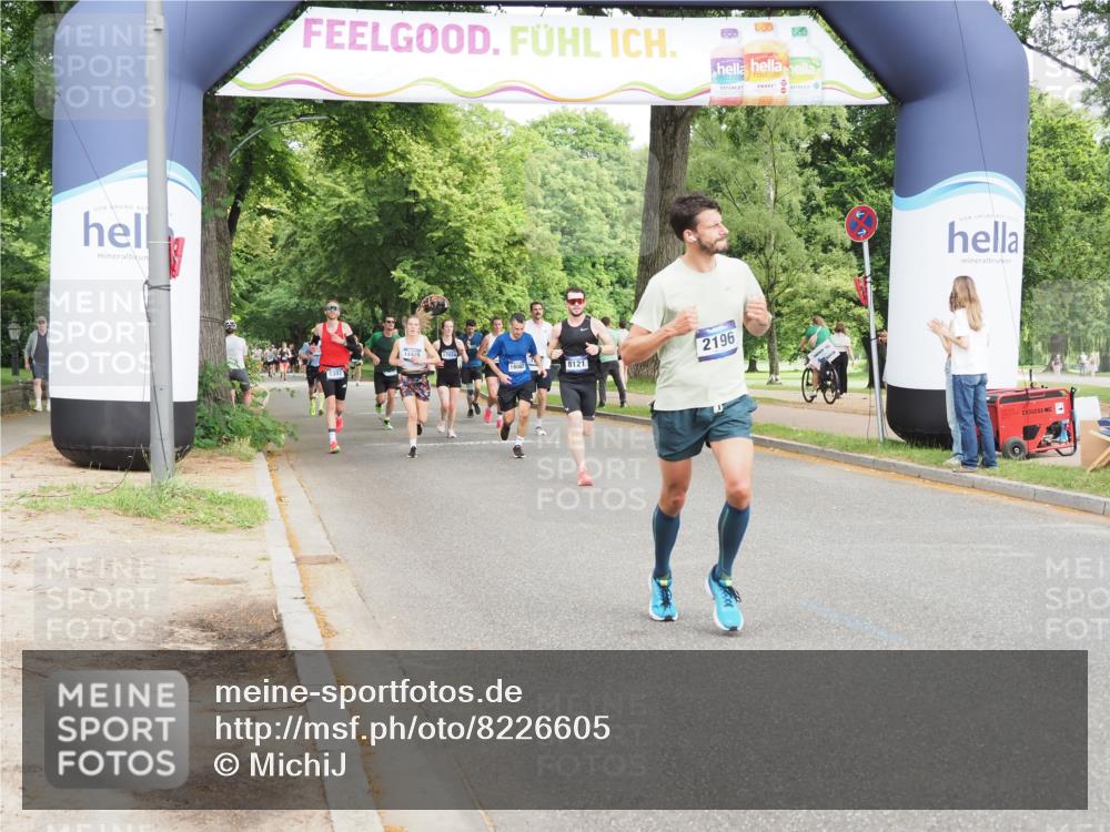 29.06.2025 - hella hamburg halbmarathon MichiJ http://msf.ph/oto/8226605 29.06.2025 10:25:40 Zwischen KM18-KM19 1571, 2196, 4860, 8084, 14075, 17078, 18038, 18062, 18733 meine-sportfotos.de