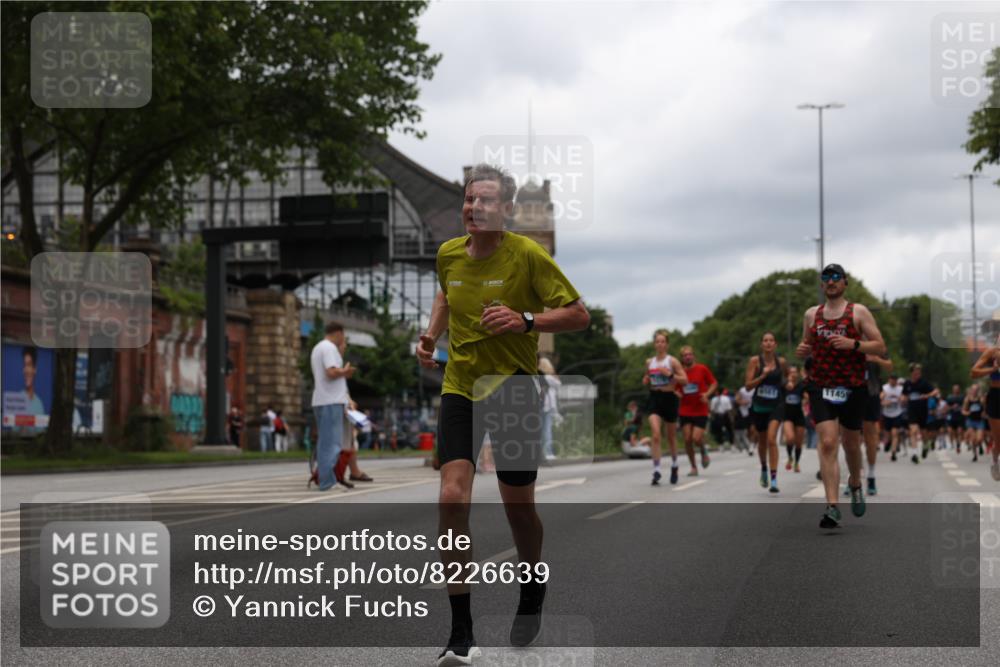 29.06.2025 - hella hamburg halbmarathon Yannick Fuchs http://msf.ph/oto/8226639 29.06.2025 10:46:33 20KM 1098, 1257, 1657, 2111, 2444, 2814, 3258, 3715, 3952, 4121, 4557, 4558, 4837, 5116, 5169, 5194, 5378, 5399, 6164, 6561, 6562, 7130, 7178, 7312, 7475, 7896, 8139, 8172, 8316, 8720, 8977, 9145, 9876, 10529, 10811, 11459, 12135, 12519, 13211, 13301, 13327, 14198, 14286, 14791, 15001, 15144, 15275, 15427, 15446, 15506, 15690, 16320, 16929, 17130, 17198, 17773, 18331 meine-sportfotos.de