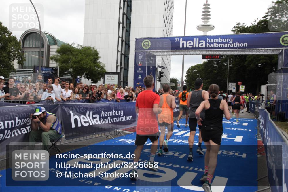29.06.2025 - hella hamburg halbmarathon Michael Strokosch http://msf.ph/oto/8226658 29.06.2025 10:51:01 Ziel 1466, 2207, 3654, 7052, 7369, 8205, 8572, 10215, 11551, 12778, 13687, 14125, 15362, 15395, 15643, 16285, 17221, 18350 meine-sportfotos.de