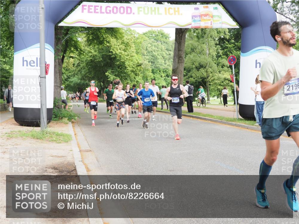 29.06.2025 - hella hamburg halbmarathon MichiJ http://msf.ph/oto/8226664 29.06.2025 10:25:40 Zwischen KM18-KM19 1571, 2196, 4860, 8084, 14075, 17078, 18038, 18062, 18733 meine-sportfotos.de