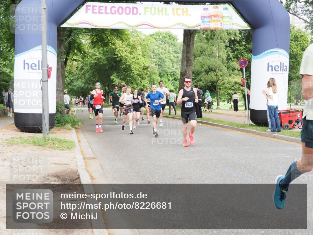 29.06.2025 - hella hamburg halbmarathon MichiJ http://msf.ph/oto/8226681 29.06.2025 10:25:41 Zwischen KM18-KM19 2196, 4860, 8084, 14075, 14459, 18038, 18062, 18733 meine-sportfotos.de