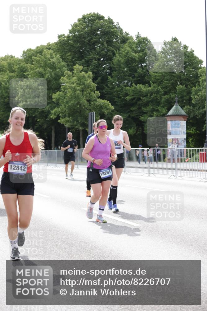 29.06.2025 - hella hamburg halbmarathon Jannik Wohlers http://msf.ph/oto/8226707 29.06.2025 10:27:42 Lombardsbrücke 1148, 5369, 5604, 5847, 6632, 7497, 8215, 9567, 9653, 9654, 11692, 11739, 12780, 12842, 13568, 13678, 14017, 14155, 15123, 15608, 18256 meine-sportfotos.de