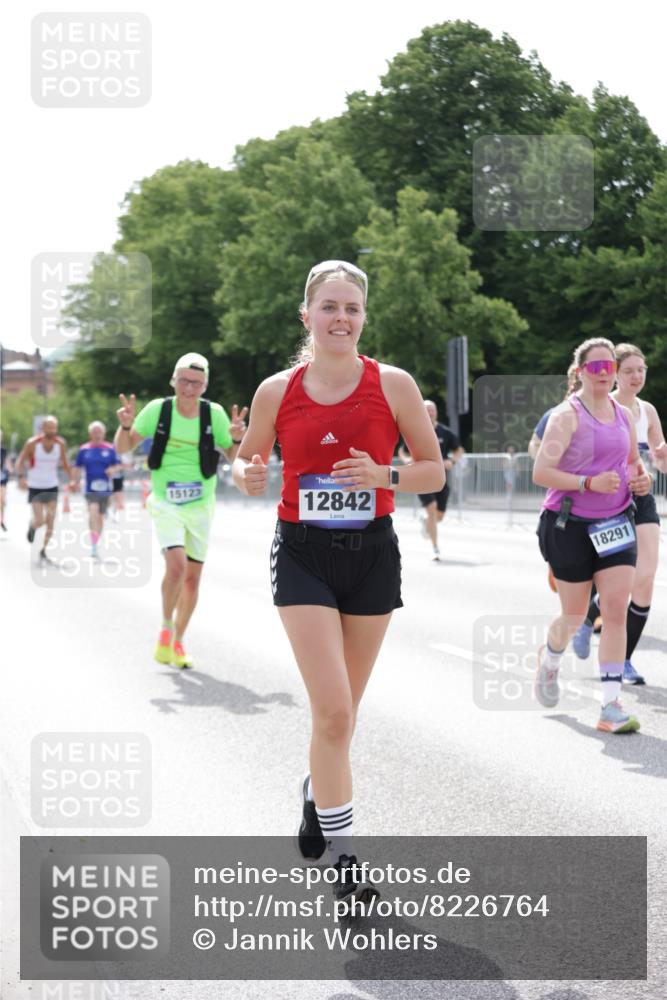 29.06.2025 - hella hamburg halbmarathon Jannik Wohlers http://msf.ph/oto/8226764 29.06.2025 10:27:43 Lombardsbrücke 1148, 5369, 5604, 5847, 6632, 7497, 8215, 9567, 9653, 9654, 11692, 11739, 12780, 12842, 13568, 13678, 14017, 14155, 15123, 15608, 18256 meine-sportfotos.de