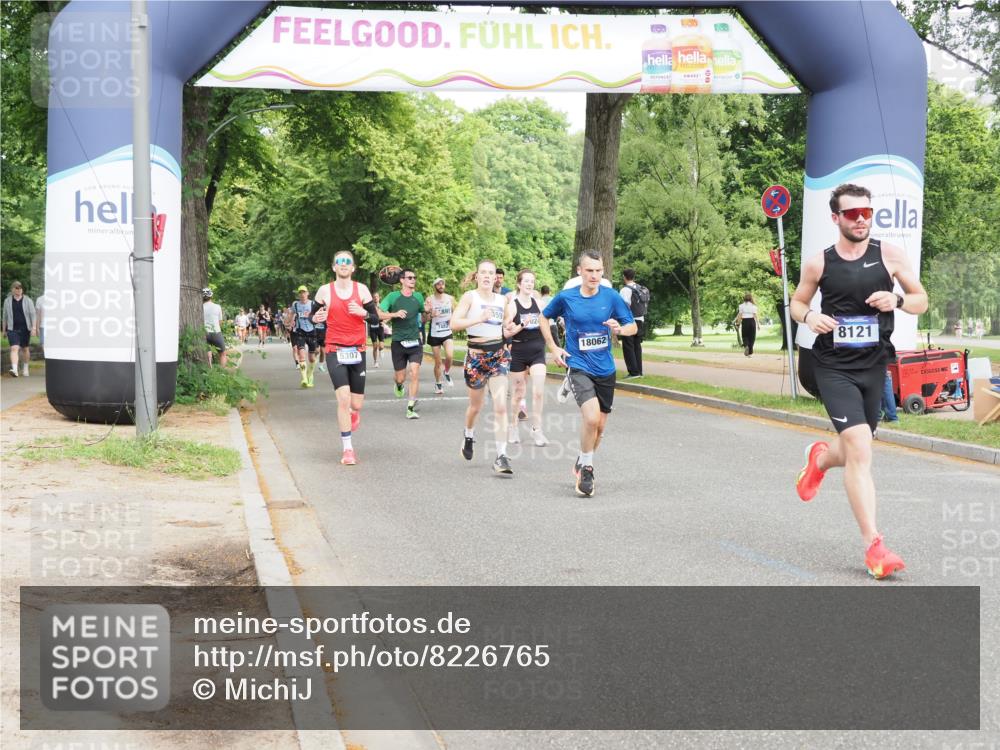 29.06.2025 - hella hamburg halbmarathon MichiJ http://msf.ph/oto/8226765 29.06.2025 10:25:42 Zwischen KM18-KM19 2196, 3790, 8084, 14075, 14459, 17024, 17658, 18038, 18062, 18733 meine-sportfotos.de