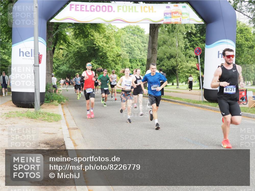 29.06.2025 - hella hamburg halbmarathon MichiJ http://msf.ph/oto/8226779 29.06.2025 10:25:42 Zwischen KM18-KM19 2196, 3790, 8084, 14075, 14459, 17024, 17658, 18038, 18062, 18733 meine-sportfotos.de