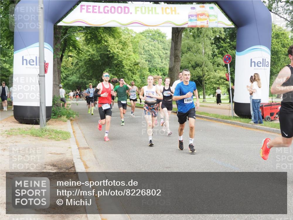 29.06.2025 - hella hamburg halbmarathon MichiJ http://msf.ph/oto/8226802 29.06.2025 10:25:42 Zwischen KM18-KM19 2196, 3790, 8084, 14075, 14459, 17024, 17658, 18038, 18062, 18733 meine-sportfotos.de