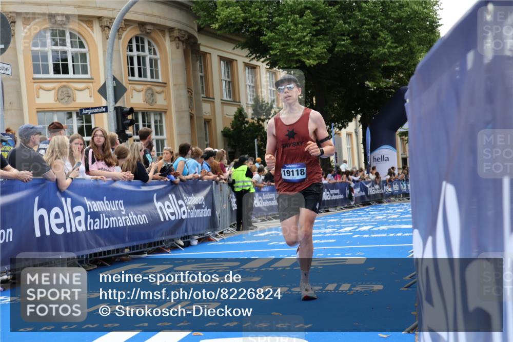 29.06.2025 - hella hamburg halbmarathon Strokosch-Dieckow http://msf.ph/oto/8226824 29.06.2025 10:31:28 Ziel 5660, 7793, 12681, 19118 meine-sportfotos.de