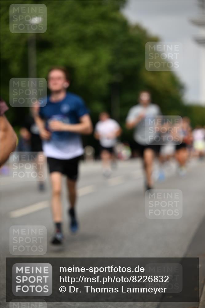 29.06.2025 - hella hamburg halbmarathon Dr. Thomas Lammeyer http://msf.ph/oto/8226832 29.06.2025 10:13:12 Kennedybrücke 1823, 2427, 3762, 4592, 4859, 7081, 9297, 9306, 9951, 9958, 10035, 10092, 10194, 10609 meine-sportfotos.de