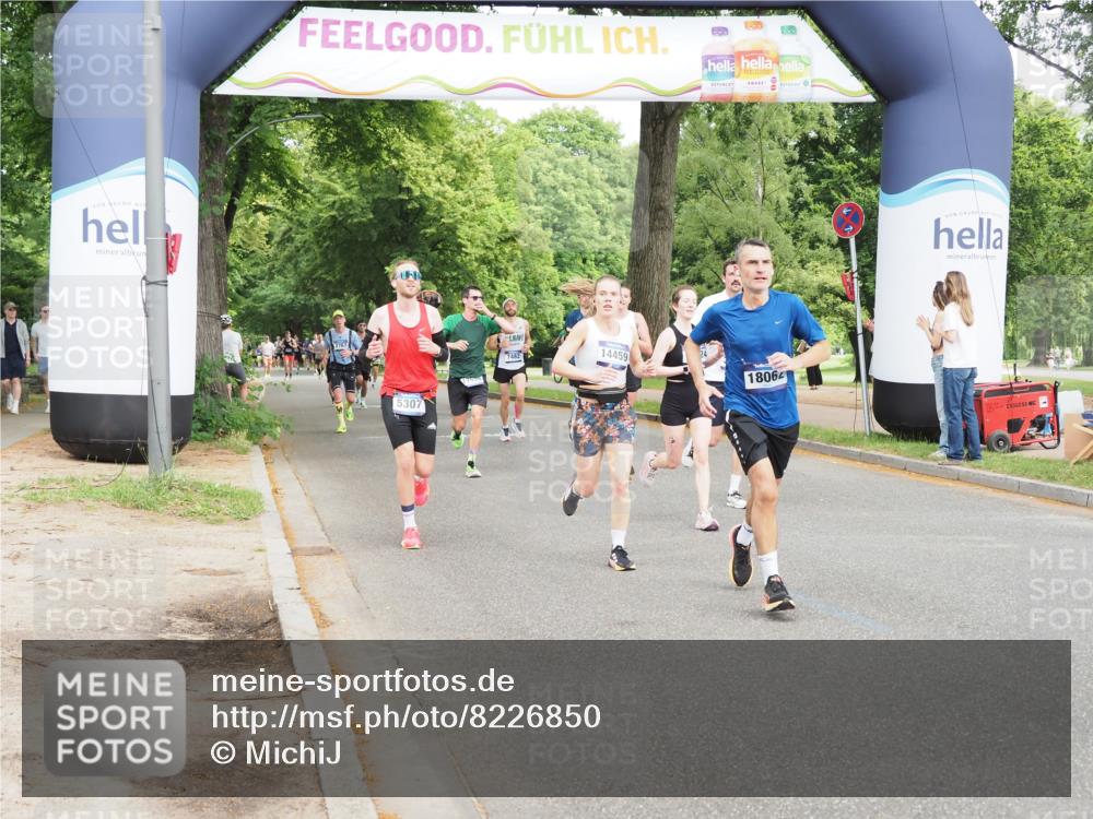 29.06.2025 - hella hamburg halbmarathon MichiJ http://msf.ph/oto/8226850 29.06.2025 10:25:43 Zwischen KM18-KM19 2196, 3790, 5092, 5307, 8084, 14075, 14459, 17024, 17658, 18038, 18062, 18733 meine-sportfotos.de
