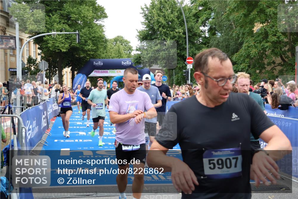 29.06.2025 - hella hamburg halbmarathon Zöllner http://msf.ph/oto/8226862 29.06.2025 10:53:06 Ziel 2208, 3059, 3258, 3334, 4121, 7509, 7864, 8587, 9093, 9537, 12155, 12367, 12519, 12910, 14323, 14791, 15430, 18590, 18720, 19208 meine-sportfotos.de