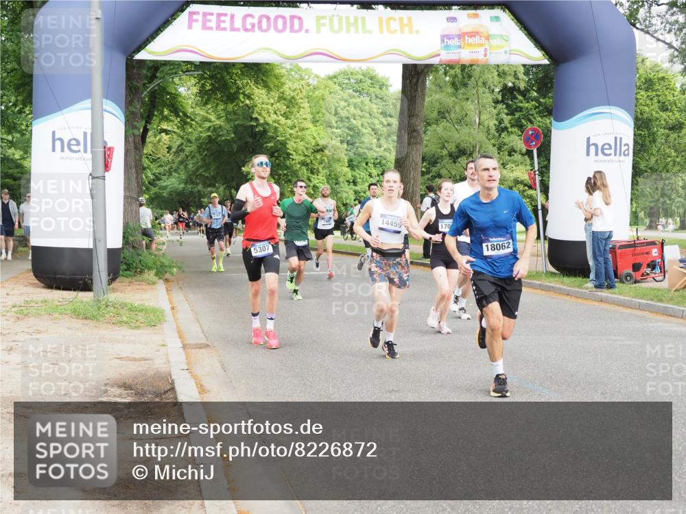 29.06.2025 - hella hamburg halbmarathon MichiJ http://msf.ph/oto/8226872 29.06.2025 10:25:43 Zwischen KM18-KM19 2196, 3790, 5092, 5307, 8084, 14075, 14459, 17024, 17658, 18038, 18062, 18733 meine-sportfotos.de
