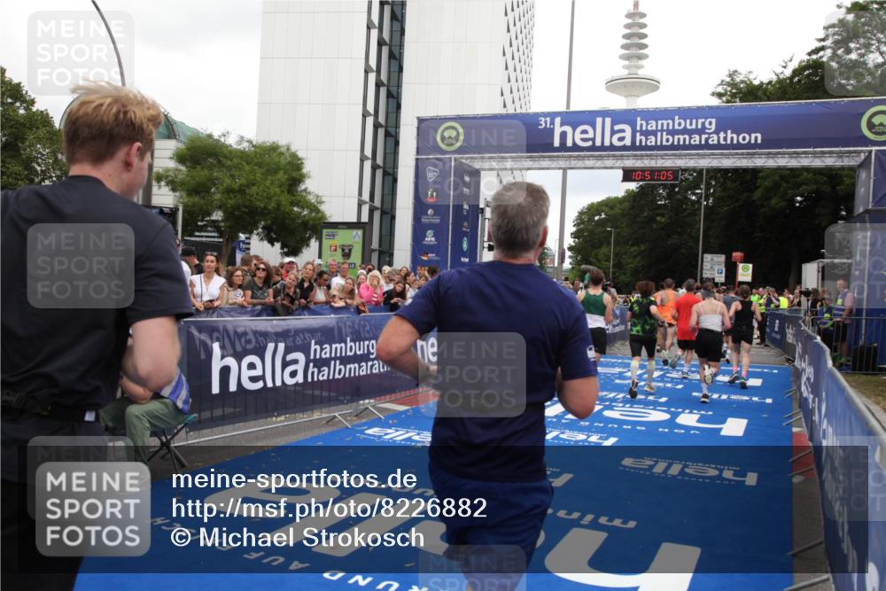 29.06.2025 - hella hamburg halbmarathon Michael Strokosch http://msf.ph/oto/8226882 29.06.2025 10:51:04 Ziel 1630, 2207, 7369, 8117, 8572, 8704, 10215, 10603, 11551, 12778, 13008, 13687, 14125, 15362, 16285, 17221, 18066, 18350 meine-sportfotos.de