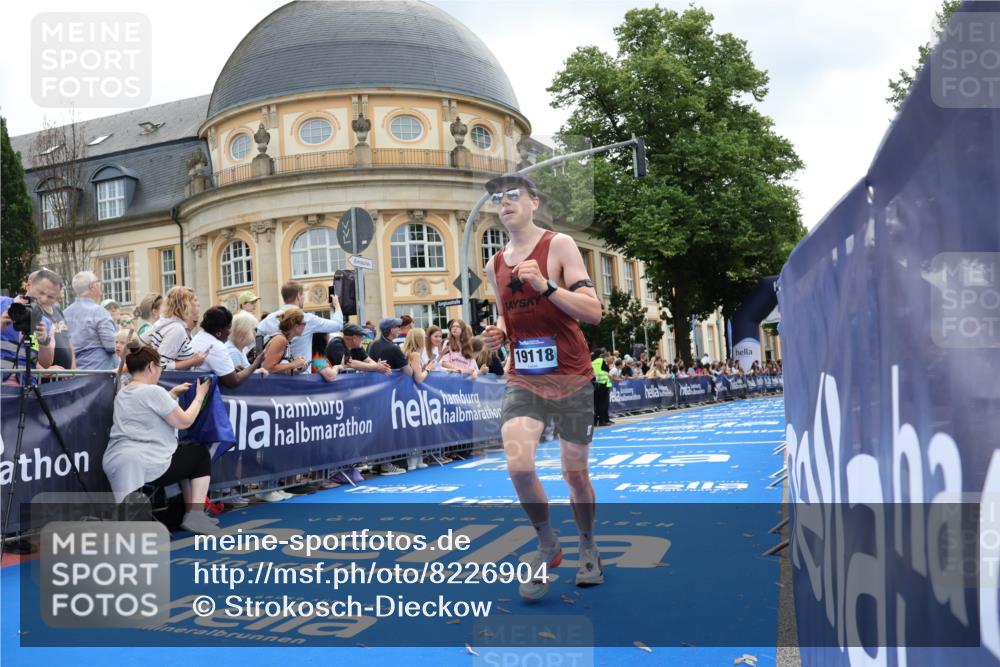 29.06.2025 - hella hamburg halbmarathon Strokosch-Dieckow http://msf.ph/oto/8226904 29.06.2025 10:31:29 Ziel 5660, 7793, 12681, 19118 meine-sportfotos.de