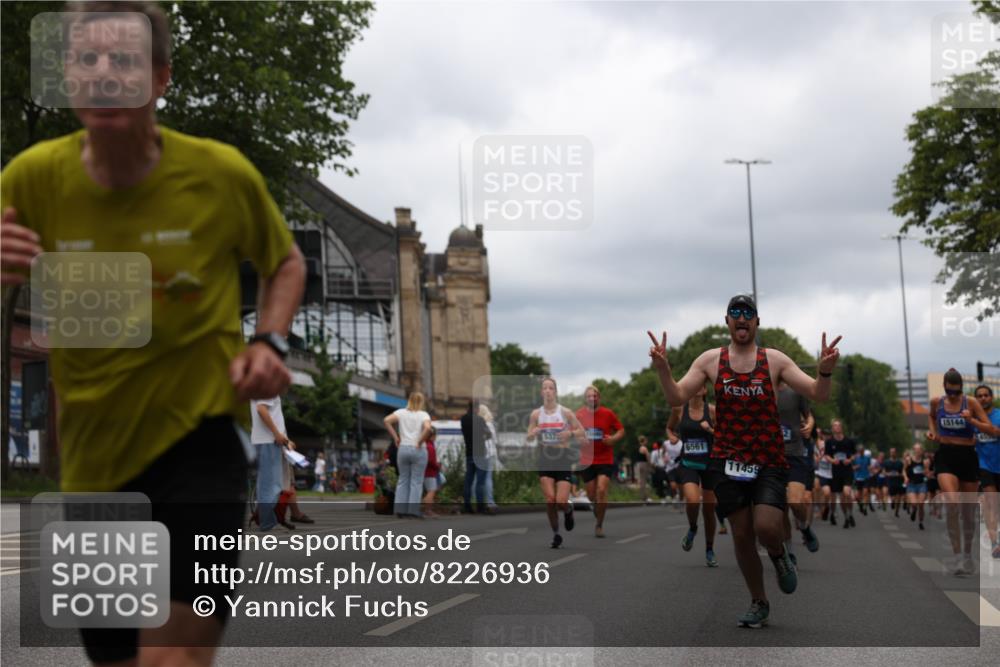 29.06.2025 - hella hamburg halbmarathon Yannick Fuchs http://msf.ph/oto/8226936 29.06.2025 10:46:34 20KM 1098, 1257, 1657, 2111, 2444, 2814, 3258, 3715, 3952, 4121, 4557, 4558, 4837, 5116, 5169, 5194, 5378, 5399, 6164, 6561, 6562, 7130, 7178, 7312, 7475, 7896, 8139, 8172, 8316, 8720, 8977, 9145, 10529, 10811, 11459, 12135, 12519, 13211, 13301, 13327, 14198, 14286, 14791, 15001, 15144, 15275, 15427, 15446, 15506, 15690, 16320, 16929, 17130, 17198, 17773, 18331 meine-sportfotos.de