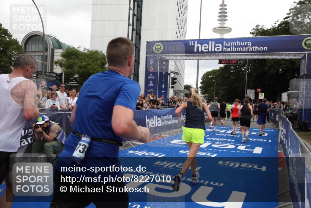 29.06.2025 - hella hamburg halbmarathon Michael Strokosch http://msf.ph/oto/8227010 29.06.2025 10:51:08 Ziel 1366, 1630, 4077, 4816, 4967, 8117, 8261, 8508, 8704, 10508, 10603, 12778, 13008, 14125, 17221, 17384, 18066, 18350 meine-sportfotos.de
