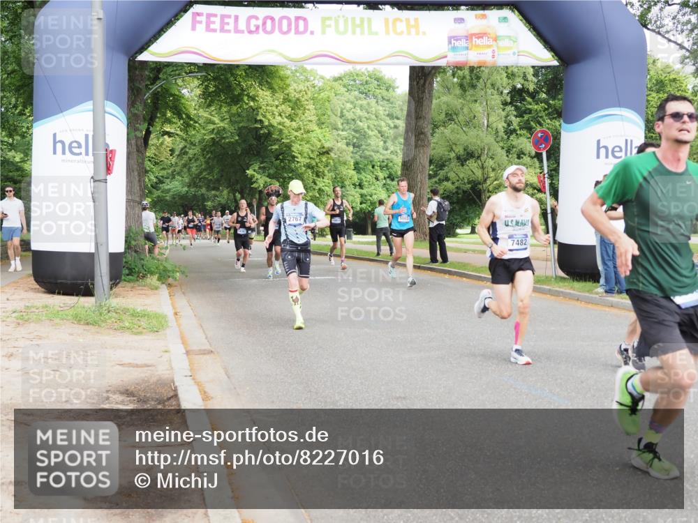 29.06.2025 - hella hamburg halbmarathon MichiJ http://msf.ph/oto/8227016 29.06.2025 10:25:46 Zwischen KM18-KM19 2196, 3790, 5092, 5307, 7482, 9178, 14459, 17024, 17658, 18062 meine-sportfotos.de