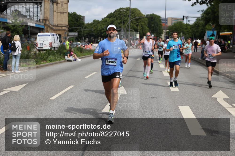 29.06.2025 - hella hamburg halbmarathon Yannick Fuchs http://msf.ph/oto/8227045 29.06.2025 10:33:30 20KM 1164, 1445, 2719, 2980, 3014, 3136, 3431, 4359, 6682, 6684, 8450, 8958, 9403, 10218, 11055, 11281, 11282, 11447, 11619, 12137, 12772, 13137, 13800, 14093, 14905, 15257, 15372, 15561, 15866, 15873, 15965, 16280, 17646, 18188, 19004, 19151 meine-sportfotos.de