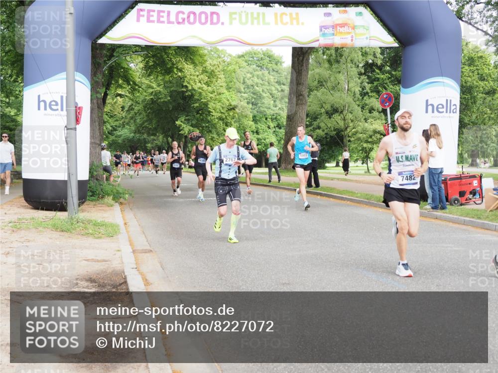 29.06.2025 - hella hamburg halbmarathon MichiJ http://msf.ph/oto/8227072 29.06.2025 10:25:46 Zwischen KM18-KM19 2196, 3790, 5092, 5307, 7482, 9178, 14459, 17024, 17658, 18062 meine-sportfotos.de