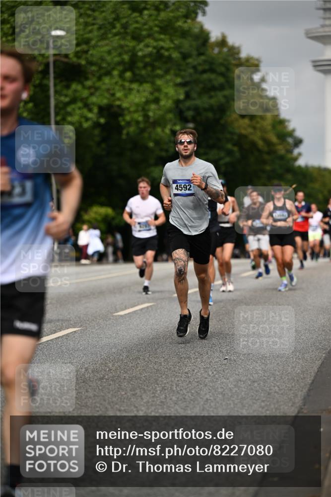 29.06.2025 - hella hamburg halbmarathon Dr. Thomas Lammeyer http://msf.ph/oto/8227080 29.06.2025 10:13:14 Kennedybrücke 1823, 3762, 4592, 7081, 9297, 9306, 9951, 9958, 10035, 10194, 10609 meine-sportfotos.de