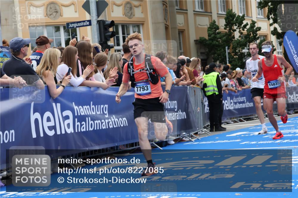 29.06.2025 - hella hamburg halbmarathon Strokosch-Dieckow http://msf.ph/oto/8227085 29.06.2025 10:31:38 Ziel 5187, 5660, 7793, 12681, 13606, 13617, 15835, 18102 meine-sportfotos.de